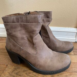 Boc Size 8.5 Heeled Boots Lighter Brown Tan